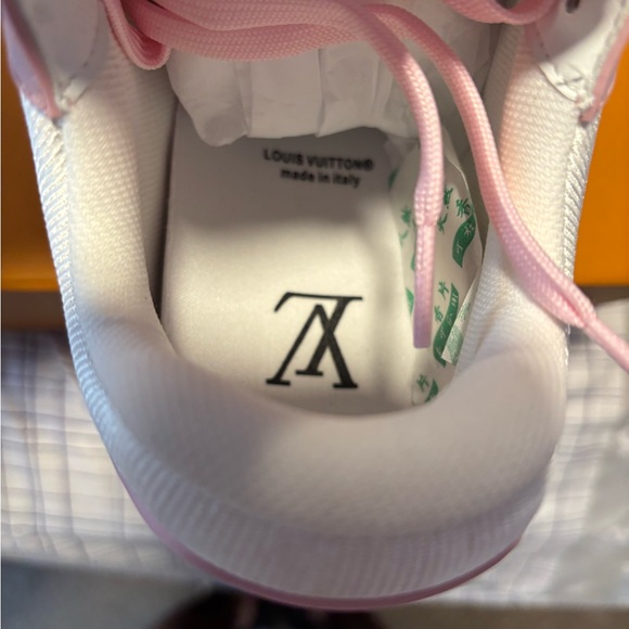 Louis Vuitton Trainer Pink Rose - Picture 3 of 11